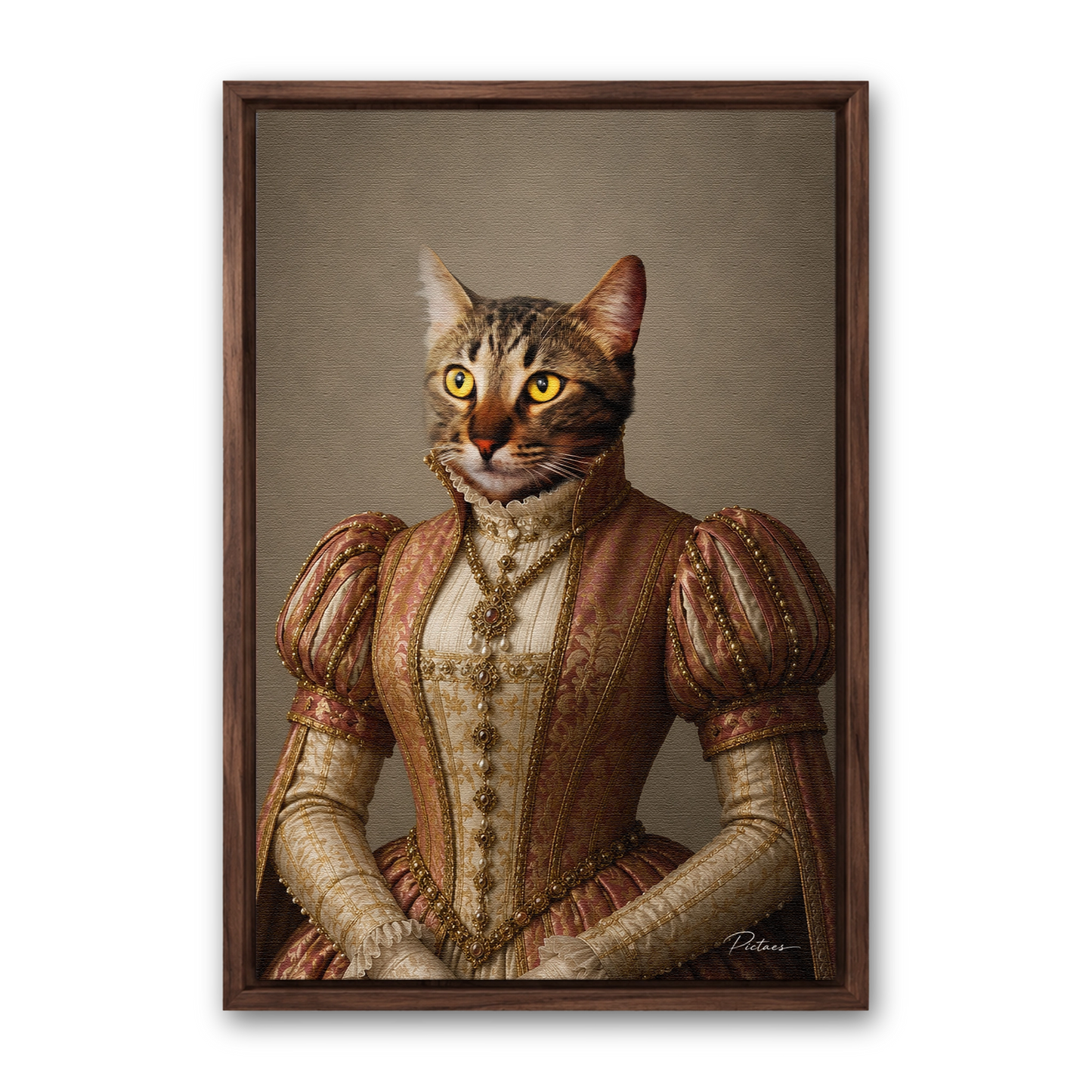 L'Héritière Pictaes — portrait chat robe rose saumon corselet de perles, présenté avec cadre noyer